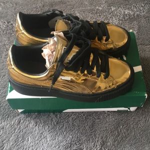 Gold Pumas